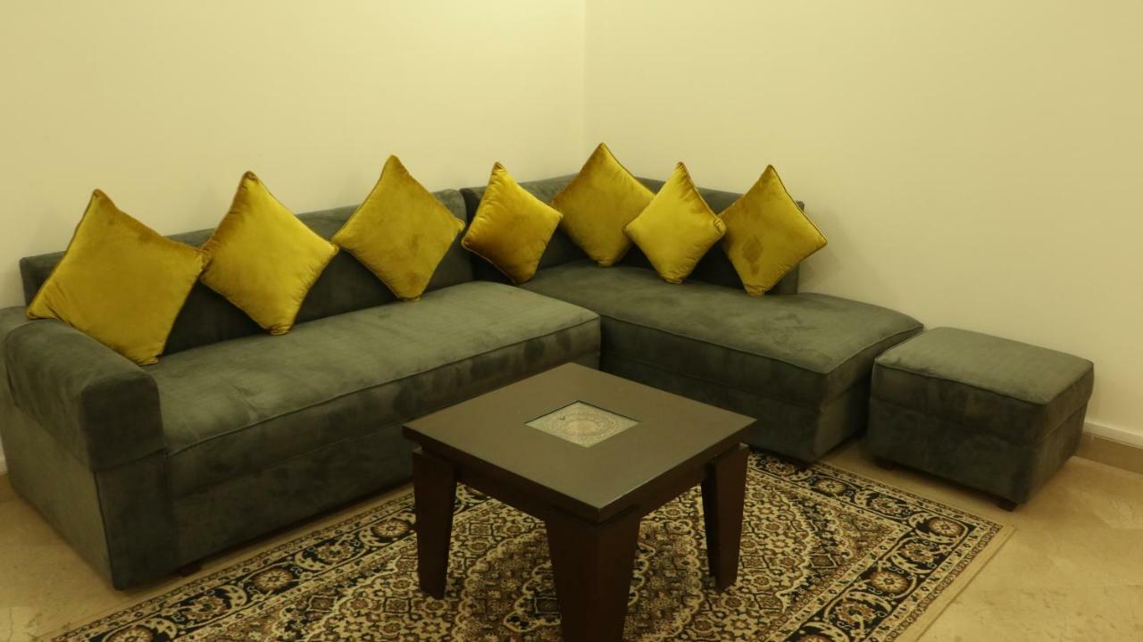 The Royal Manor Bed and Breakfast Islamabad Eksteriør billede